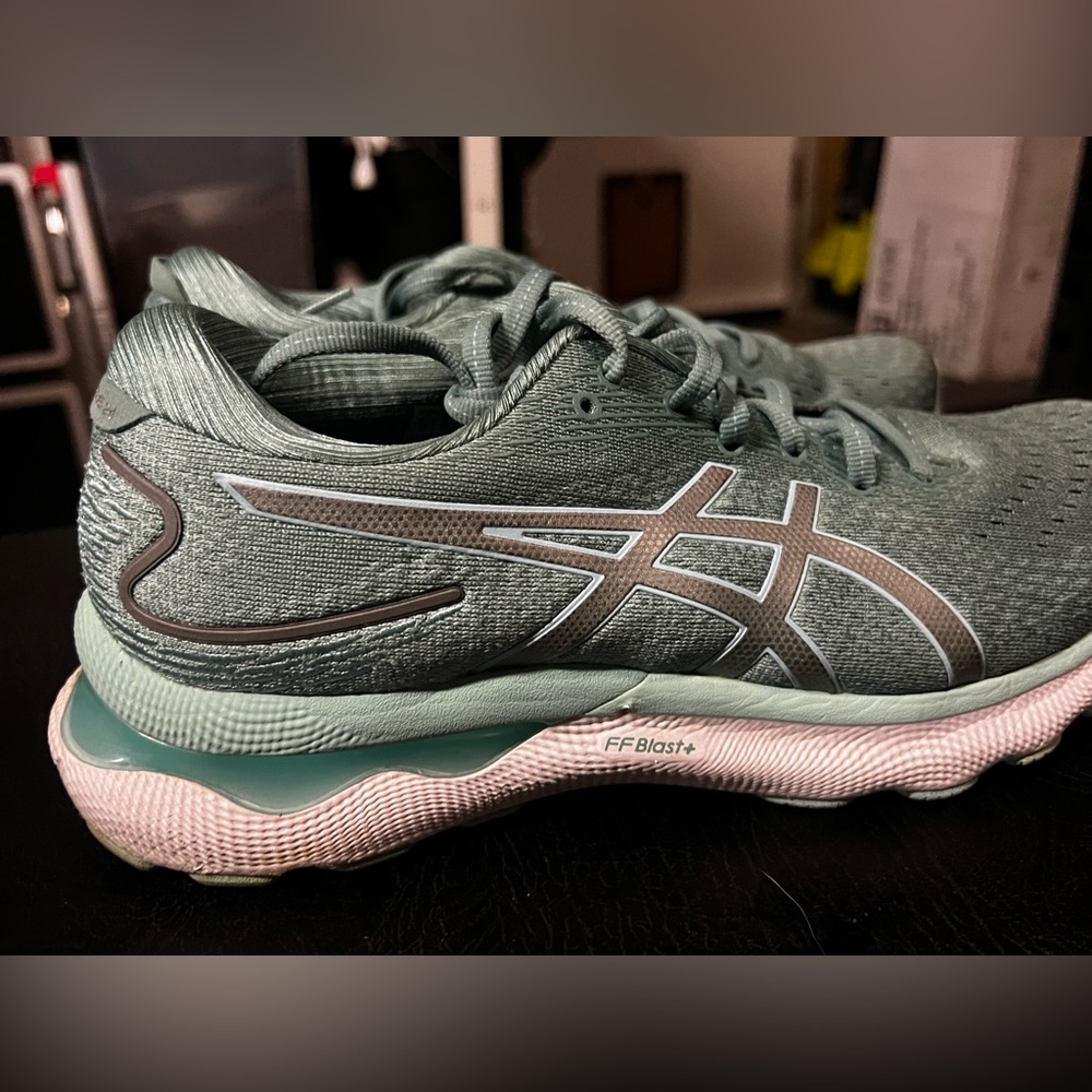 ASICS Nimbus 24